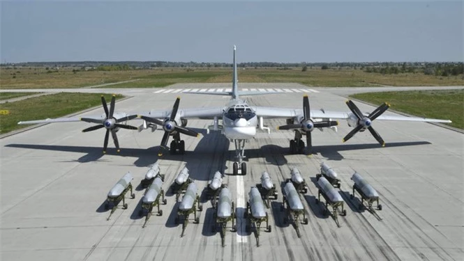 Khám phá dàn vũ khí 'khủng' được trang bị trên bộ ba máy bay ném bom chiến lược Nga - ảnh 2