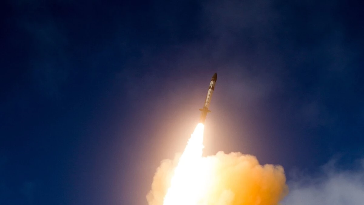Tên lửa đánh chặn SM-3 Block IIA đã tiêu diệt thành công mục tiêu cấp tên lửa đạn đạo. Ảnh: Janes Defense.