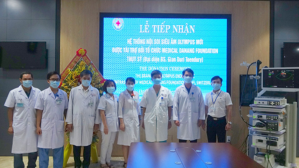 Bệnh viện Đà Nẵng tiếp nhận hệ thống nội soi Olympus hiện đại do Thụy Sĩ tài trợ
