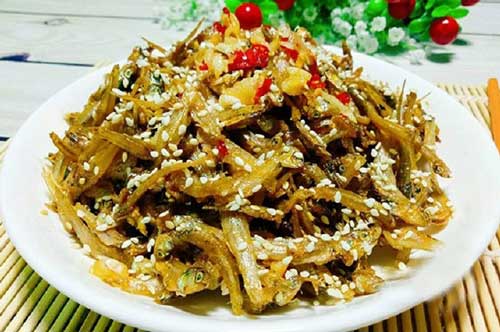 Cách làm món cá cơm rim tỏi ớt đậm đà cho ngày se lạnh