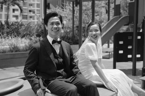 Bộ ảnh cưới chưa từng công bố của Công Phượng và Viên Minh gây xuyến xao người nhìn bởi style "cực chất"