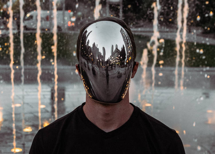 Chuyện lạ: Cô gái trẻ mắc chứng 'mù mặt', không thể nhớ khuôn mặt bất cứ ai