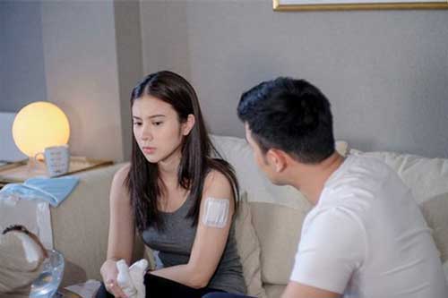 Rời vòng tay nhân tình nóng bỏng để về nhà, chồng giật mình khi không thấy vợ đâu