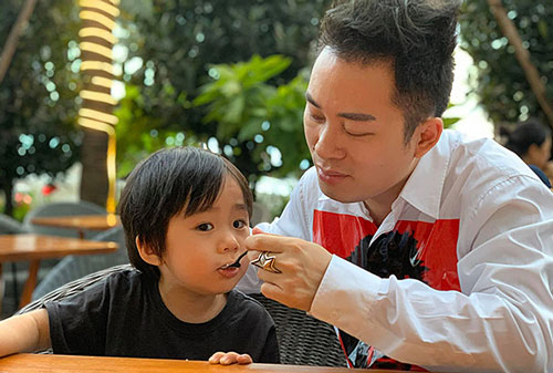 Con trai khiến Tùng Dương thay đổi hoàn toàn
