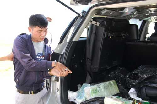 Tây Ninh: Bắt quả tang đối tượng vận chuyển 17kg ma túy