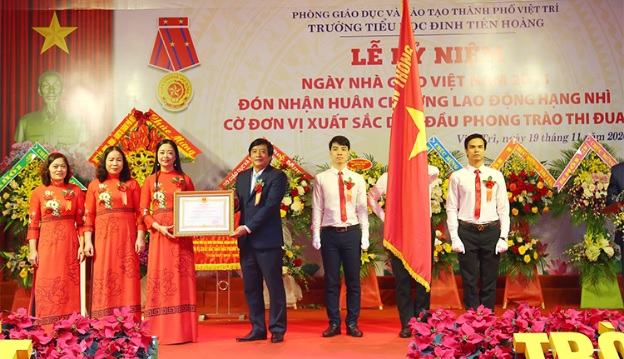 Phú Thọ: Trường Tiểu học Đinh Tiên Hoàng đón nhận Huân chương Lao động hạng Nhì 