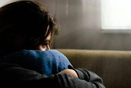 Không yên tâm khi giao con cho chú chồng vừa ra tù