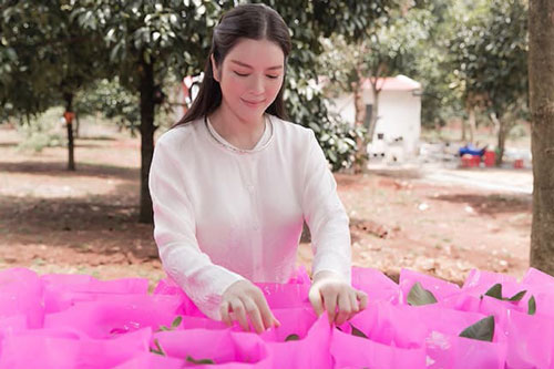 Lý Nhã Kỳ nghẹn ngào tiết lộ tâm nguyện của người bố quá cố sau 16 năm giữ kín