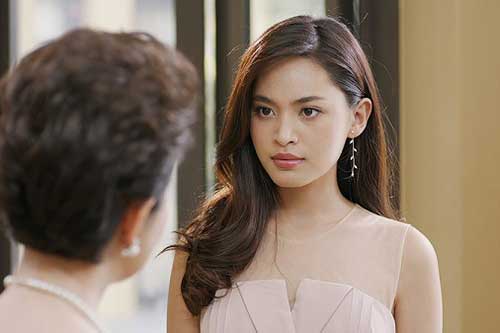 Đang dấm dúi cho mẹ đẻ tiền thì bị mẹ chồng phát hiện, phản ứng của bà làm tôi sững sờ không dám tin