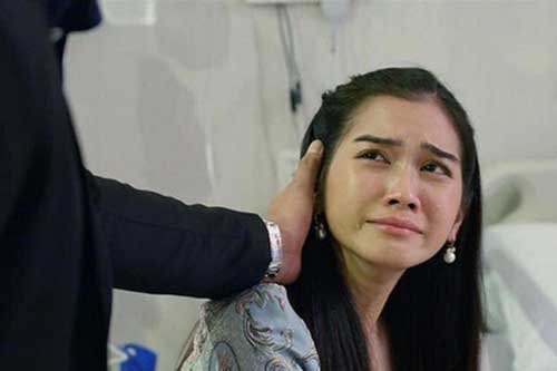 Vì thương em dâu nghèo khó nên anh chồng hàng tháng đưa tôi tiền sinh hoạt, nào ngờ mẹ chồng phát hiện và nói một câu khiến cả nhà điêu đứng