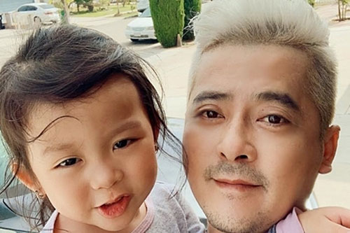 Diễn viên Hoàng Anh nhuộm tóc bạch kim