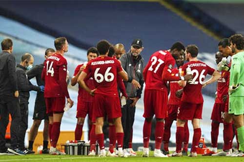 Hàng thủ thê thảm chưa từng có, kịch bản nào chờ đợi Liverpool?