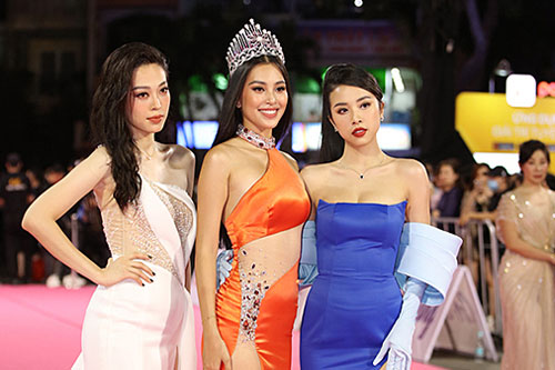 Dàn sao dự thảm đỏ chung kết Hoa hậu Việt Nam