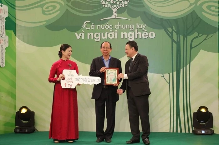Gốm sứ Minh Long ủng hộ 1 tỷ đồng cùng chung tay vì người nghèo 2020.