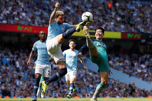 Son Heung-min đụng Walker và những điểm nóng quyết định trận Tottenham - Man City