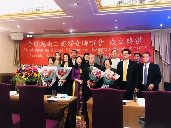 Buổi ra mắt Hội liên hiệp Nữ doanh nhân Việt Nam tại Đài Loan có sự tham gia của các khách mời đến từ Việt Nam và Đài Loan.