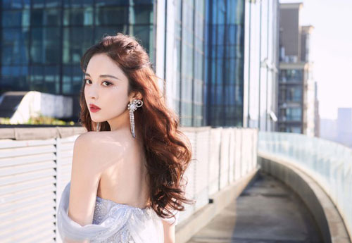 Nhan sắc kiều diễm của mỹ nhân Tân Cương làm 'đốn tim' phái mạnh