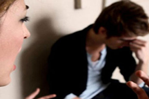 Người đàn ông bị con riêng của vợ đuổi khỏi nhà lúc nửa đêm