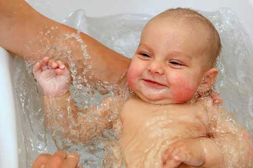 4 thời điểm tuyệt đối không được tắm cho trẻ sơ sinh mà bố mẹ nào cũng phải nhớ kẻo hối không kịp