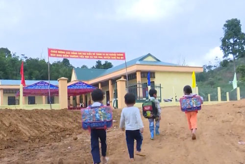 20/11 của giáo viên vùng sạt lở: "Học sinh đến trường là niềm vui lớn, hơn cả những món quà"