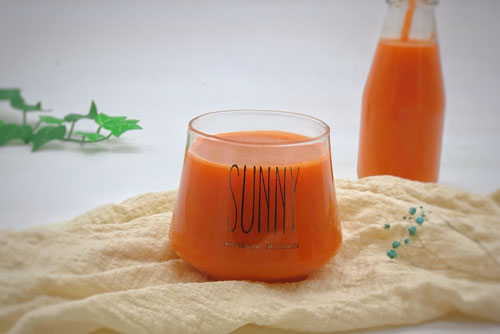 Mỗi ngày uống 1 ly nước ép "thần thánh" này, da tôi trắng bật 2 tông chỉ sau 15 ngày