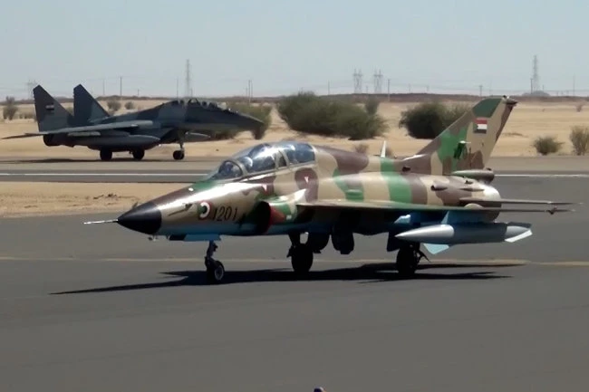 Máy bay chiến đấu FTC-2000 của Sudan huấn luyện cùng MiG-29M2 của Ai Cập. Ảnh: TASS.