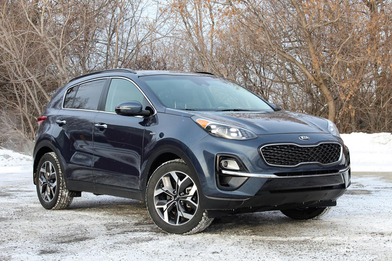 1. Kia Sportage 2020 (giá khởi điểm: 23.990 USD, điểm tổng thể: 8,5/10).