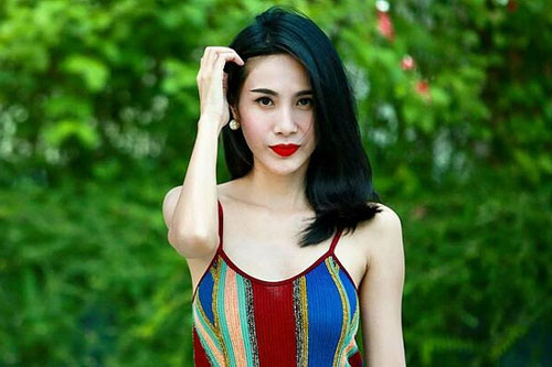 Thủy Tiên 'nổi đóa' khi bị chỉ trích đóng mở tài khoản như cơm bữa