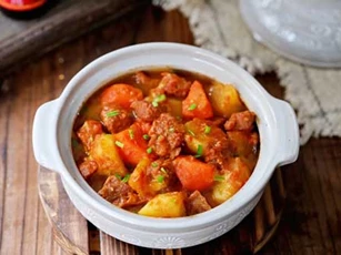 Cách nấu canh thịt bò mềm ngon, nóng hổi cho bữa cơm gia đình