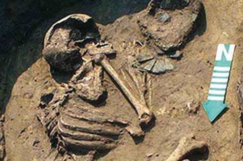 Đào cổ mộ, nghe xương khô 'kể chuyện' sang hèn từ thời… đồ đá