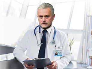 Mourinho bị Pep Guardiola 'đá đểu'