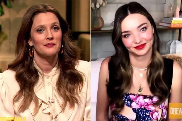 Miranda Kerr trong cuộc phỏng vấn trực tuyến với Drew Barrymore.