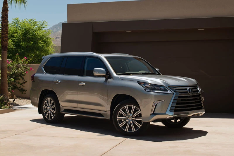 Lexus LX 570 2020.