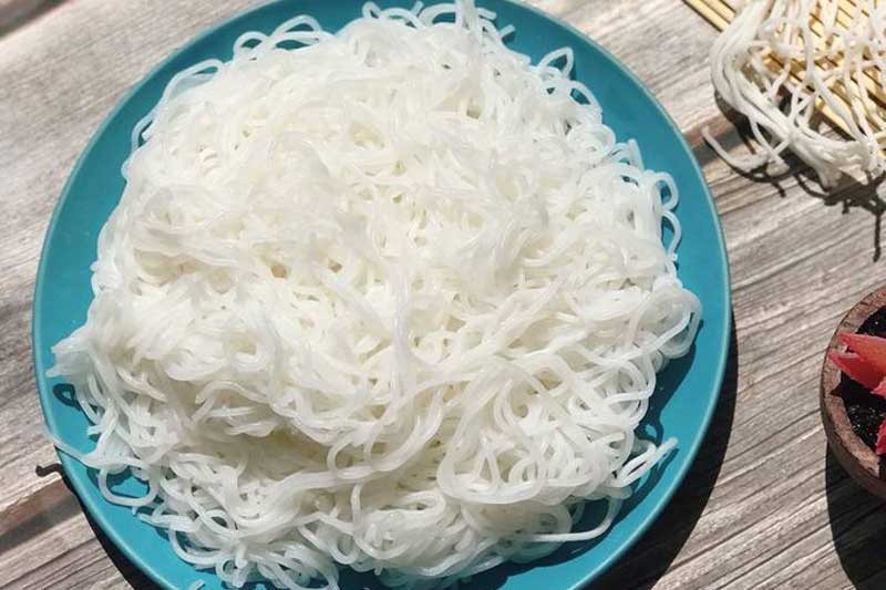 Mẹo phân biệt bún sạch, bẩn chỉ bằng 1 bát nước có sẵn trong nhà