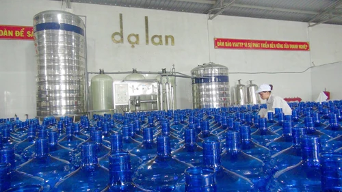 Khu vực sản xuất nước uống tinh khiết Dạ Lan.