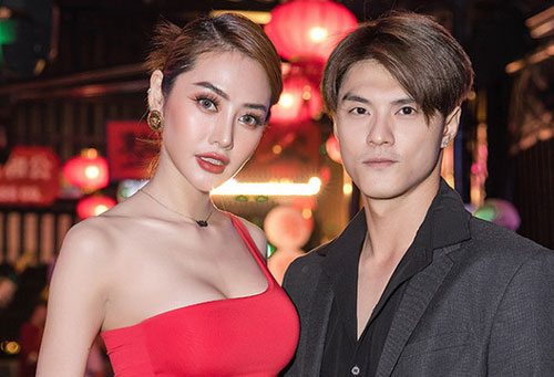 Linh Chi - Lâm Vinh Hải quấn quýt ở sự kiện