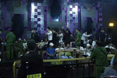 Bình Dương: Phát hiện 74 khách chơi ở bán bar Six T Club dương tính với ma tuý