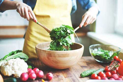 Ch&#x1EBF; &#x111;&#x1ED9; &#x103;n u&#x1ED1;ng &#x111;&#x1EA9;y l&#xF9;i d&#x1EA5;u hi&#x1EC7;u l&#xE3;o h&#xF3;a cho ph&#x1EE5; n&#x1EEF; sau tu&#x1ED5;i 30