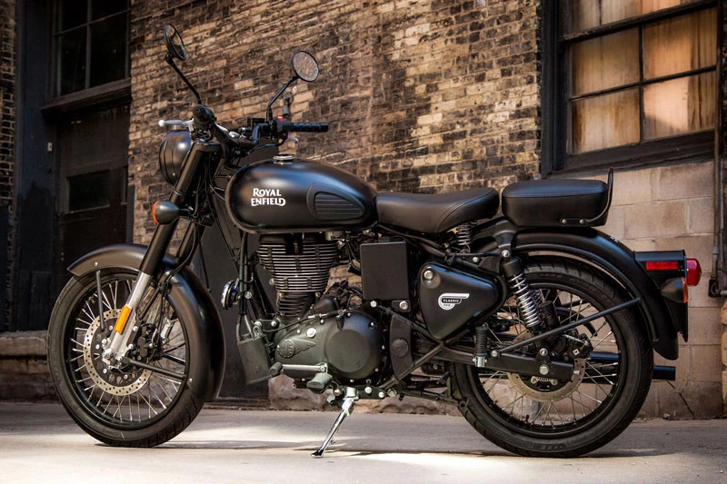 5. Royal Enfield Bullet 500 (giá khởi điểm: 4.999 USD).