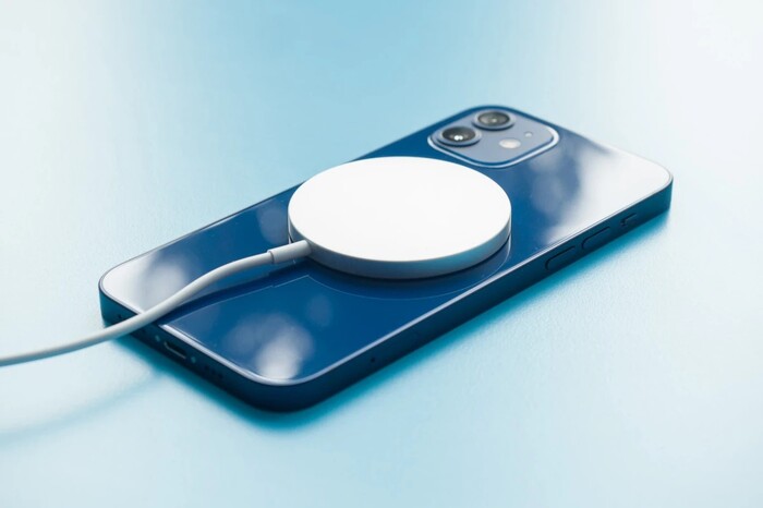 iPhone 12 mini xuất hiện nhược điểm khi sạc bằng MagSafe