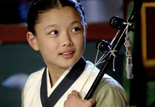 “Em gái quốc dân” Kim Yoo Jung “lột xác” ngoạn mục ở tuổi 21