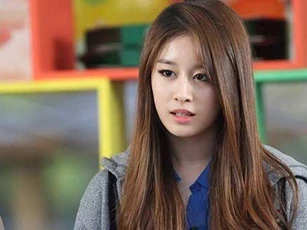 Mẹ chồng mắc bệnh hiểm nghèo, tôi định bán mảnh đất để chữa cho bà nhưng bà nói một câu khiến tôi uất ức tột độ