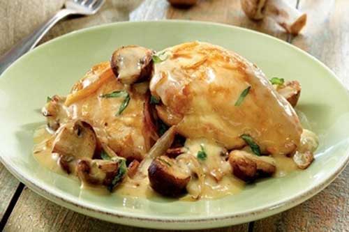 Đổi vị với món gà nấu rượu vang trắng thơm ngon lạ miệng