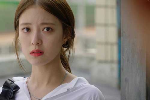 Chồng đến thăm vợ con và rút ví cho 10 triệu, đang mừng rỡ thì câu dặn dò của anh khiến tôi căm phẫn ném trả tiền ngay lập tức