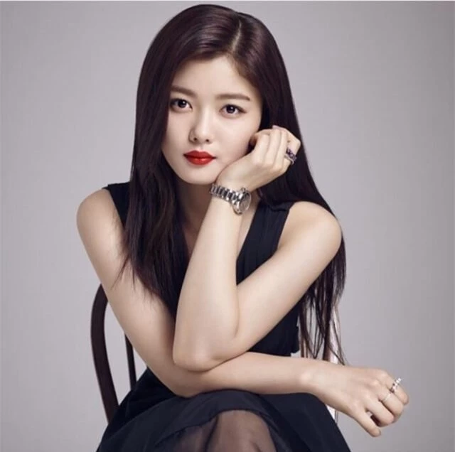 “Em gái quốc dân” Kim Yoo Jung “lột xác” ngoạn mục ở tuổi 21 - 35