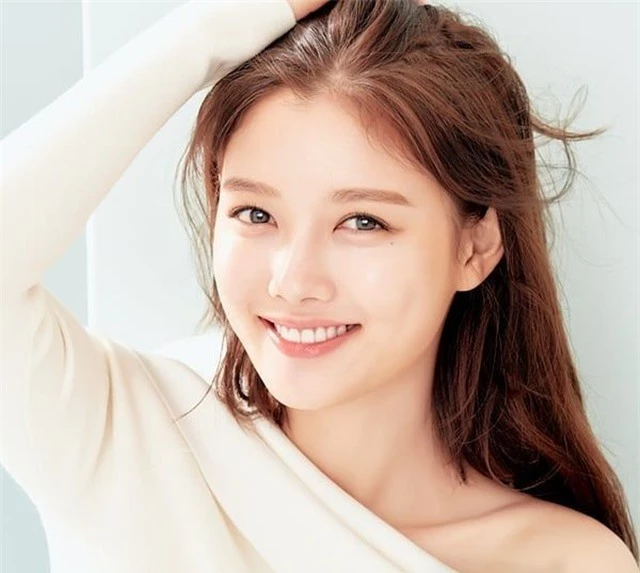 “Em gái quốc dân” Kim Yoo Jung “lột xác” ngoạn mục ở tuổi 21 - 7