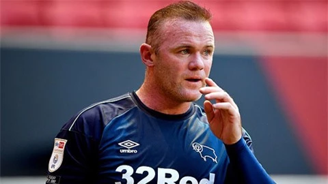 Rooney nhận thất bại trong trận đầu làm HLV kiêm cầu thủ