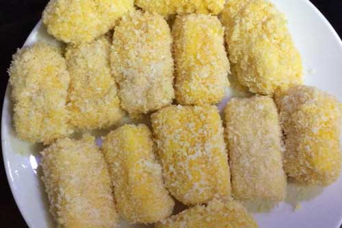 Cách làm bánh sữa tươi chiên giòn dành tặng gia đình dịp cuối tuần