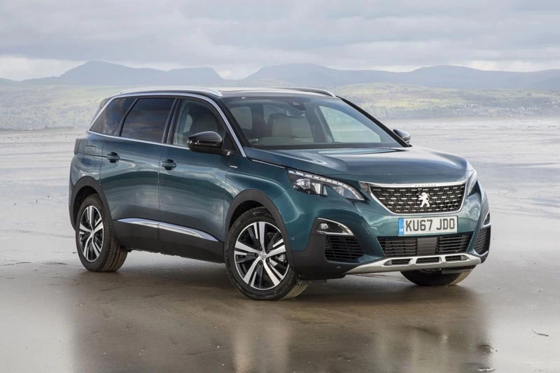 Peugeot 5008.