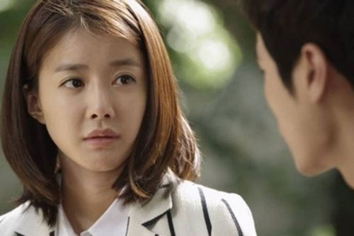 Chồng ngày nào cũng bắt tôi sau 10 rưỡi tối mới được vào phòng ngủ, tưởng anh trò chuyện với gian tình ai dè sự thật kinh hoàng hơn nhiều